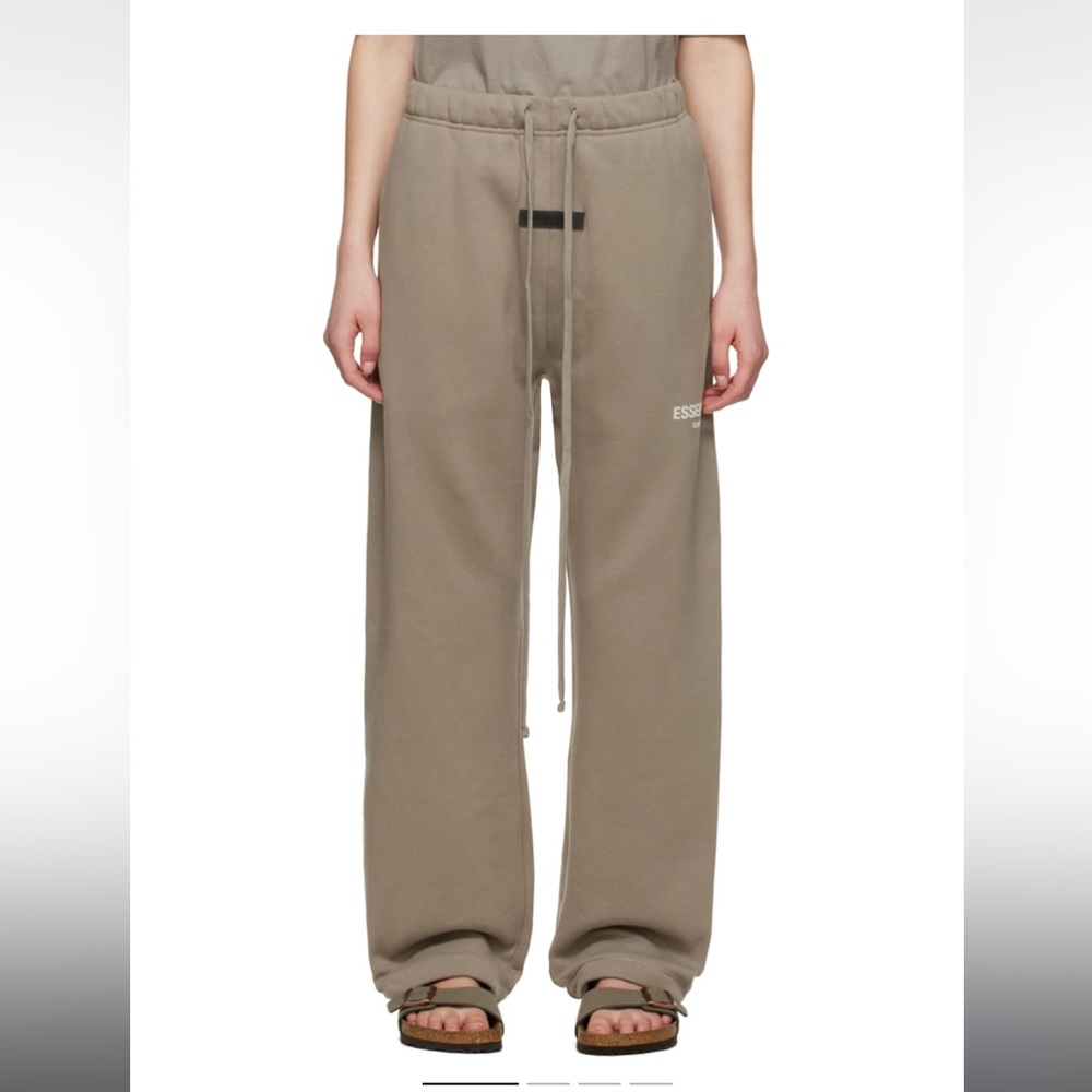 Men’s Essentials Sweats Relaxed Fit “Desert Taupe” Size XL